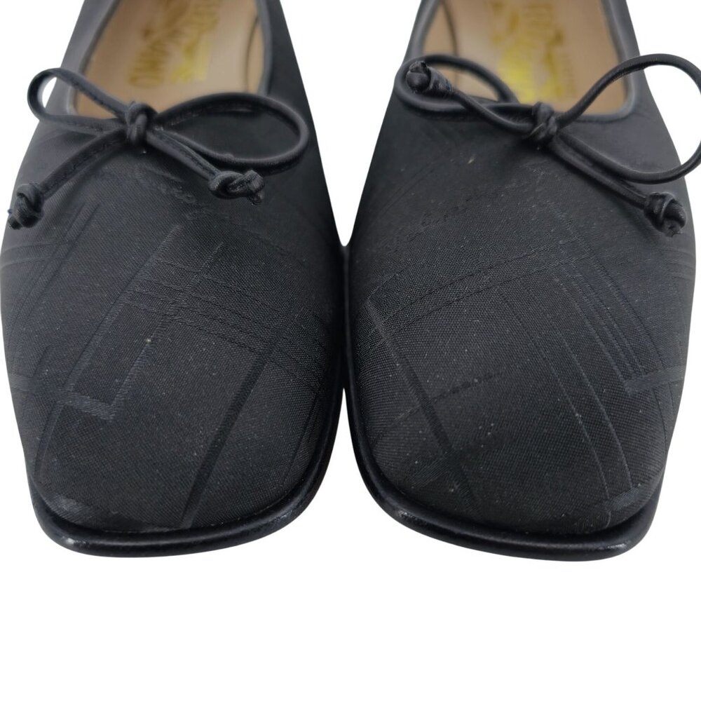 NEW Salvatore Ferragamo Italy Women's 9 Black Fabric Shoes Dress Heels Bow Pumps - Picture 10 of 10